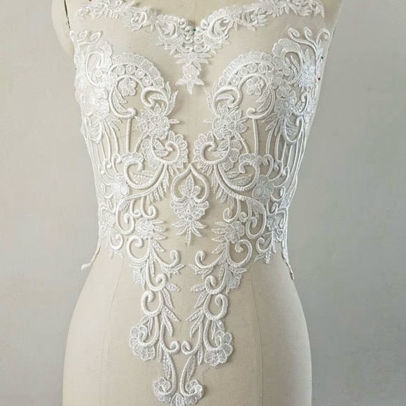Tops - Elegant Lace Appliqué
